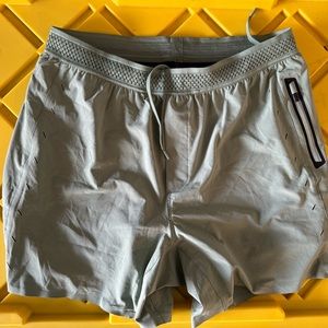 Ten Thousand 5” session Short - Sz L